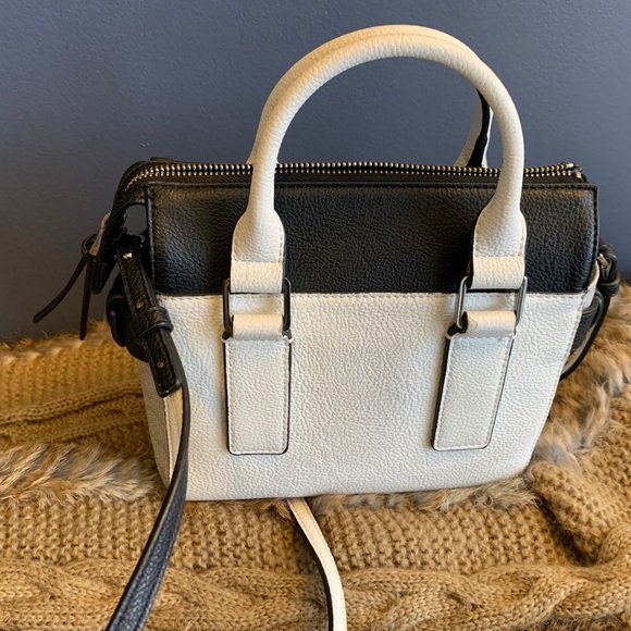 Crossbody Bag - Picture 9 of 10